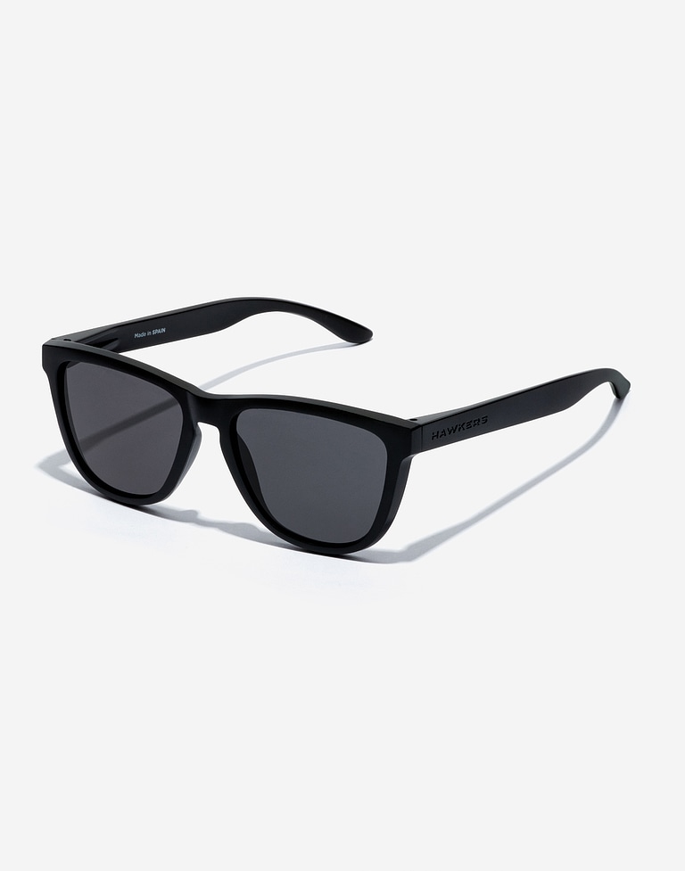 Sunglasses Hawkers ONE RAW - POLARIZED BLACK DARK