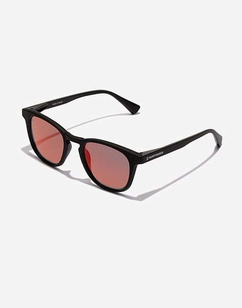 | WALL – POLARIZED BLACK RUBY