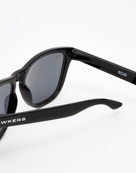 DIAMOND BLACK - DARK ONE | Hawkers USA