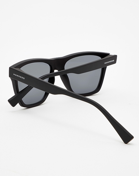 Hawkers Polarized Carbon Black Dark One