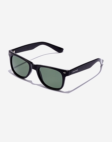 Buy Matte Black Green Gradient Full Rim Wayfarer Vincent Chase Polarized  ATHLEISURE VC S14461-C5 Sunglasses at LensKart.com